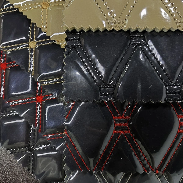 Cuir brodé avec feuille transparente en PVC